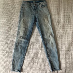 Old Navy lightwash jeans